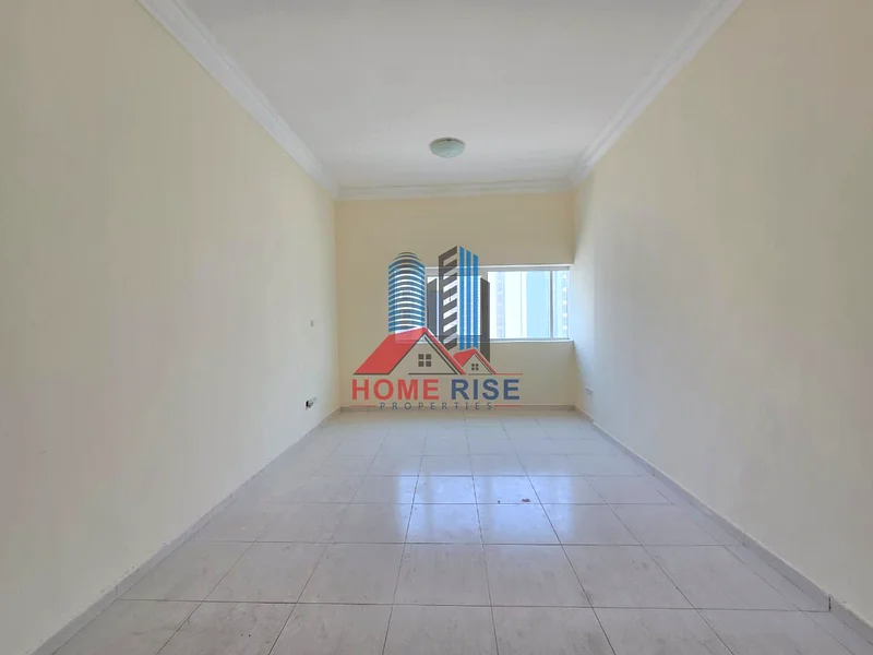 1BHK مع صالة ومطبخ وشرفة و 2 حمام | مبنى عائلي | حدود الشارقة ودبي63706953993473113
