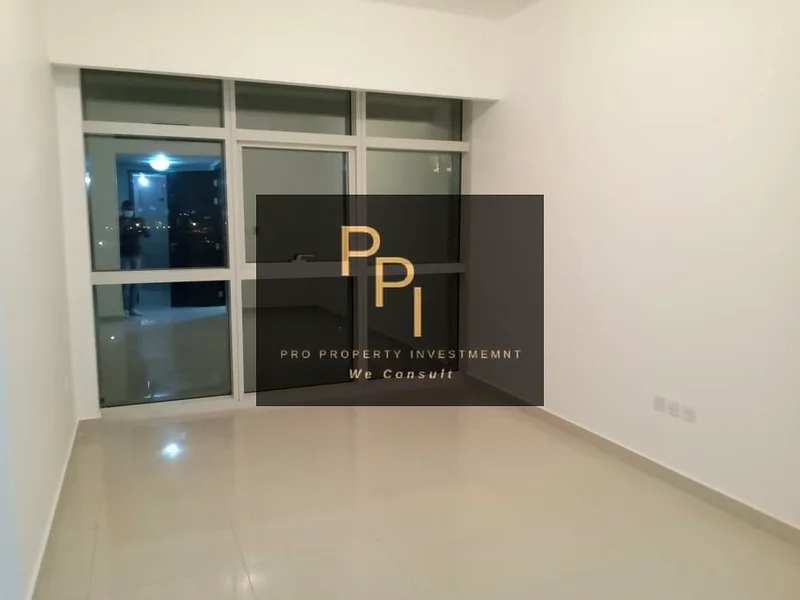 شقة واسعة مكونة من 3 غرف نوم + غرفة خادمة | إطلالة بحرية كاملة63846558947714111