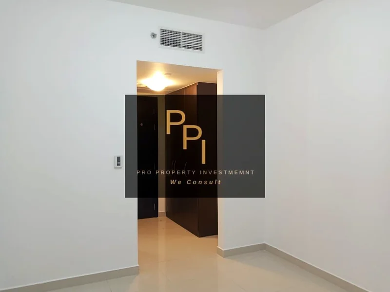 شقة واسعة مكونة من 3 غرف نوم + غرفة خادمة | إطلالة بحرية كاملة63846558947714114