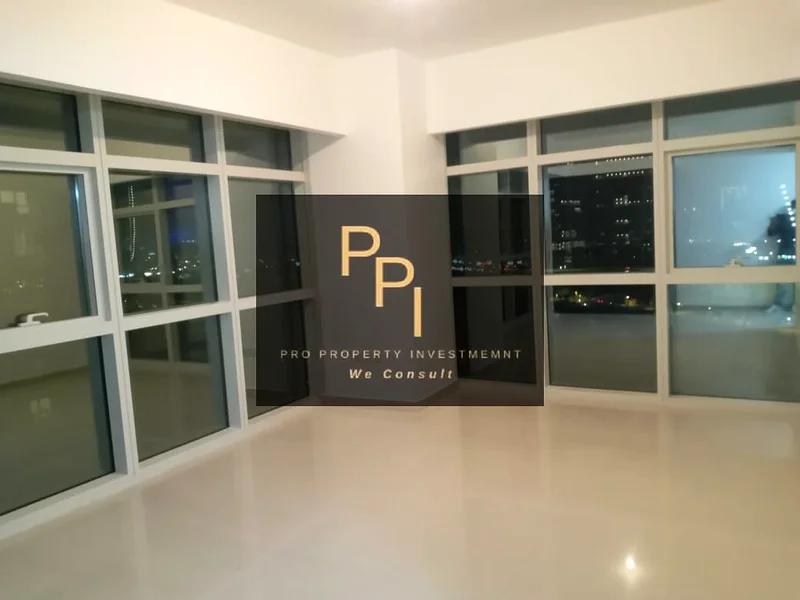 شقة واسعة مكونة من 3 غرف نوم + غرفة خادمة | إطلالة بحرية كاملة63846558947714113