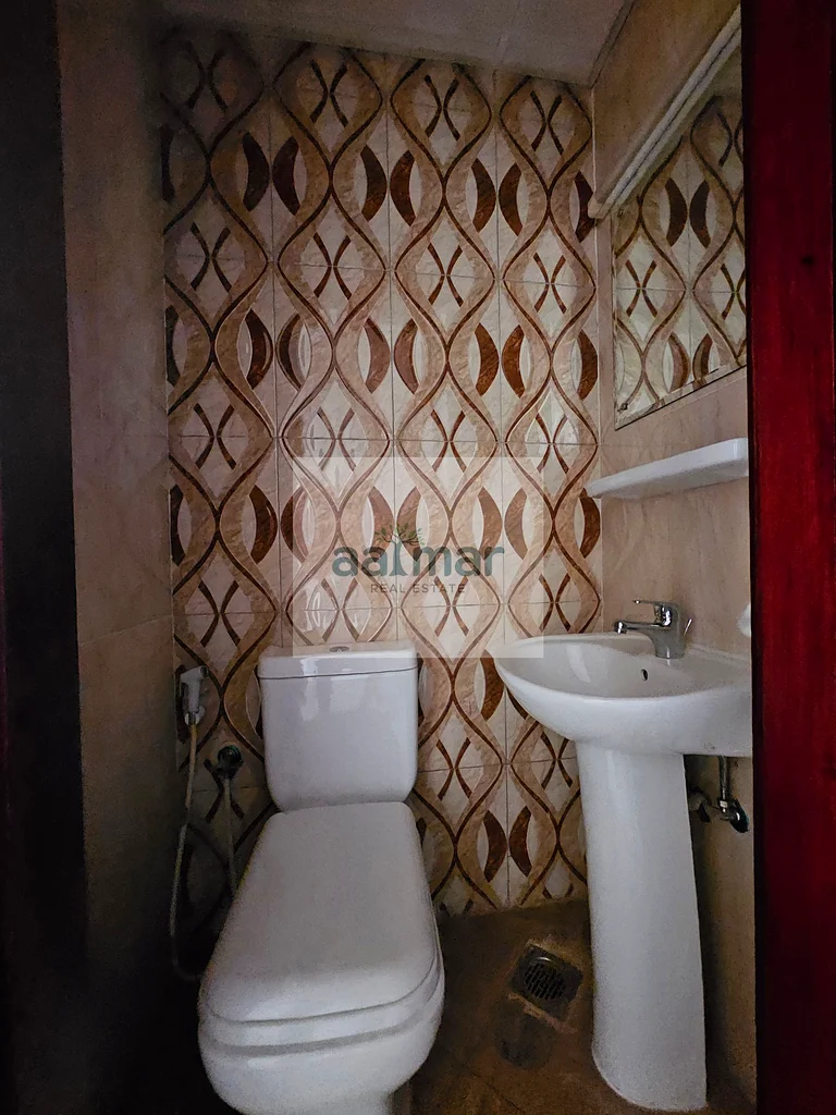 Closed Kitchen | Near Pond Park | Near to RTA Bus Stop63757853641987113