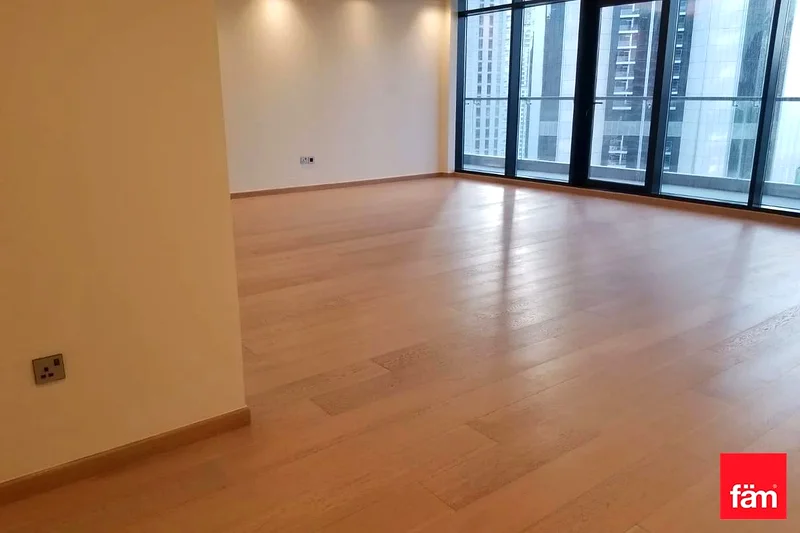 | برج خليفة | موقف سيارات لسيارتين63769140024451113