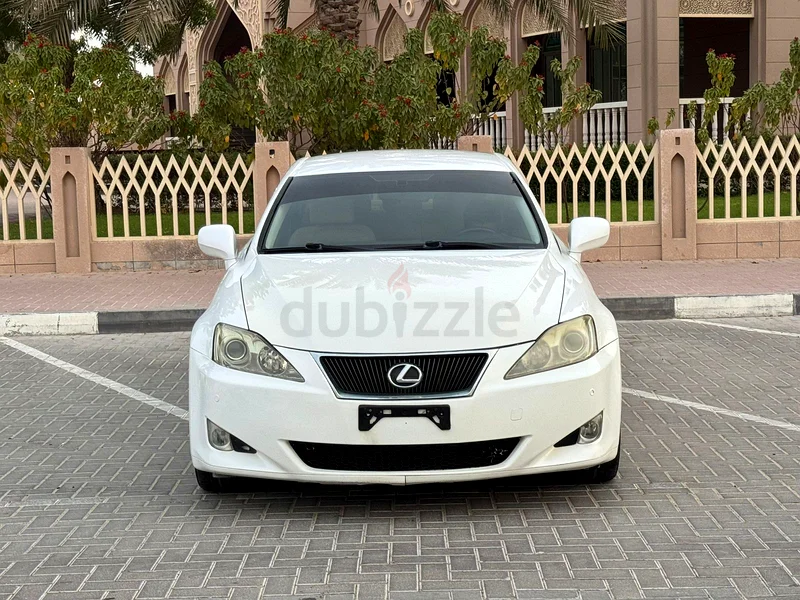 2008 LEXUS IS300 GCC MIDOPTION IN EXCELLENT CONDITION SINGLE OWNER KM 160,00063612074342913111