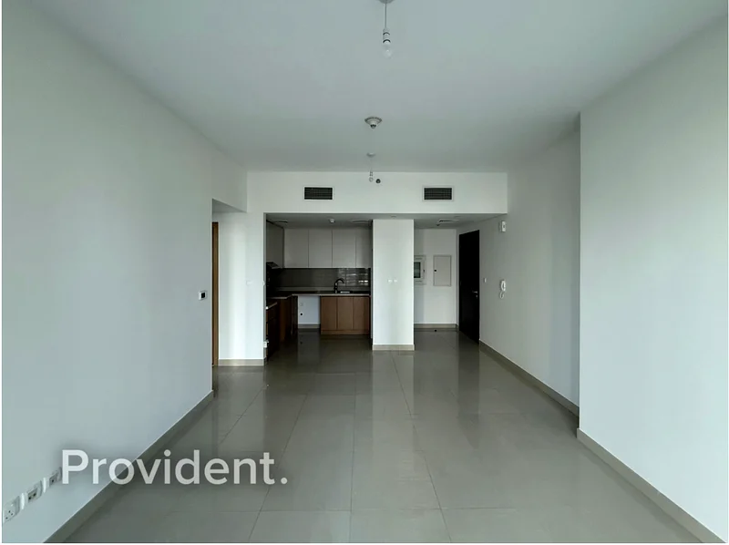 طابق متوسط | تخطيط كبير | عائد استثماري مرتفع | قابل للتفاوض64026492823938111
