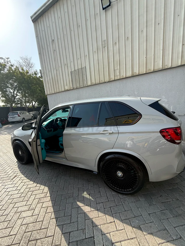 Excellent condition | Deal Serviced | Forged Carbon |63612446440323111