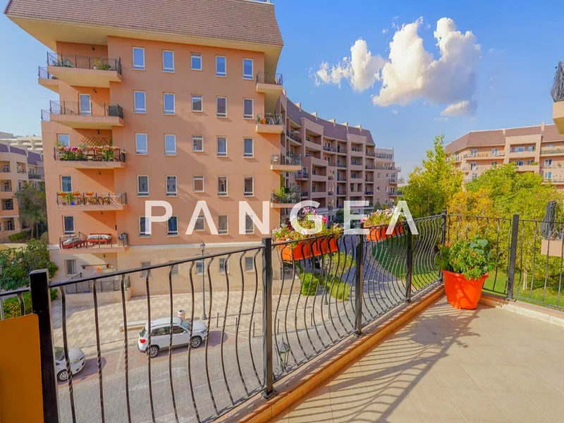 Community View | Corner unit | Big Layout63982323730946114