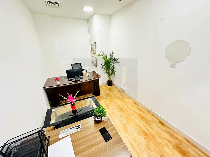 Modern Private Office Space for Rent | No Commission63618207820419111