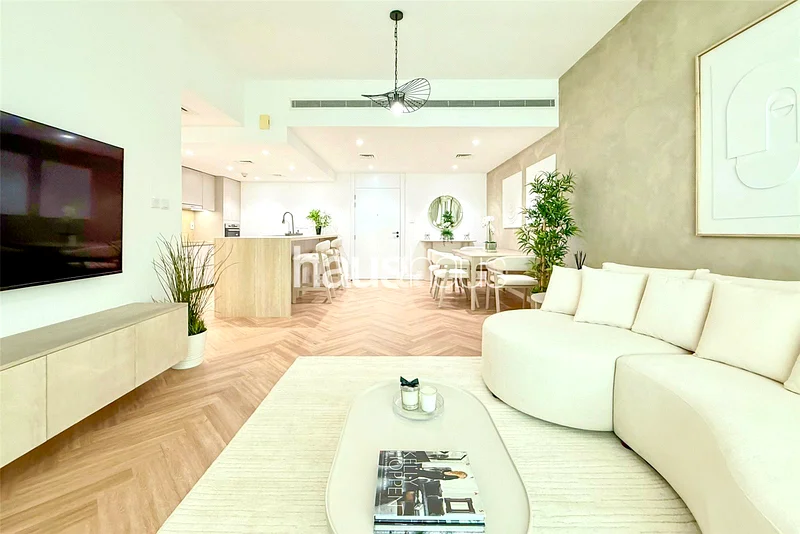 Tenanted | Upgraded | Furnished | Pool Facing63919225736065110