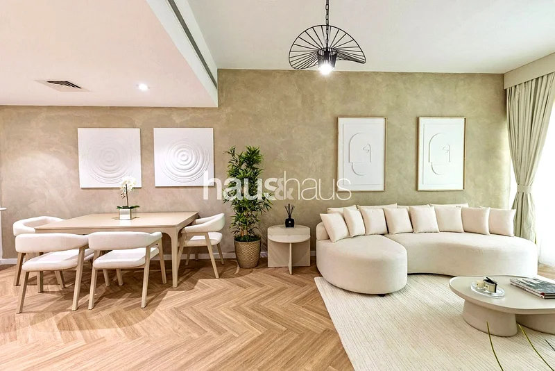 Tenanted | Upgraded | Furnished | Pool Facing63919225736065113