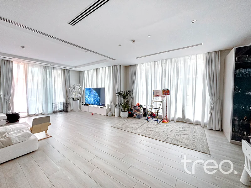 Luxury | Corner Plot | Furnished | Pool63786538851201112