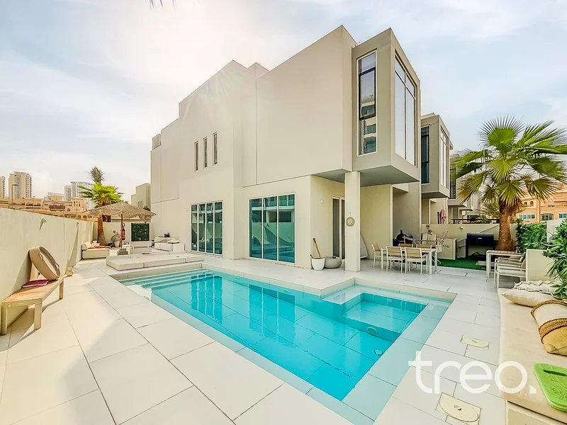 Luxury | Corner Plot | Furnished | Pool63786538851201110