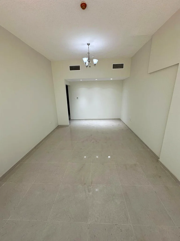 Strategic location in the heart of Ajman with easy access to Dubai and Sharjah, and close to all vital services such as schools, shopping malls, and r63871519888001111