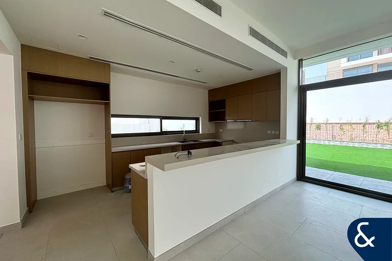 Brand New | Modern design | Large plot63762313160451112