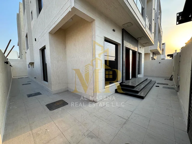 بسعر يشمل الرسوم لمسجد قريب من جميع الخدمات.63902631694978112