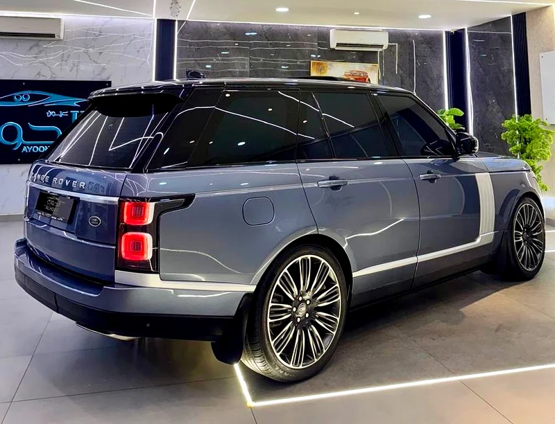 SPECIAL AUTOBIOGRAPHY RANGE ROVER VOGUE || GCC II FULLY LOADED I| PANORAMIC I| SCREENS II LOW MILES63612089897474113