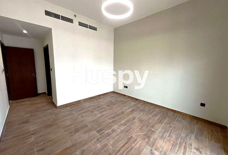 Corner Unit | Vacant | Large Balcony63763589088641113