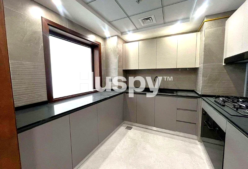 Corner Unit | Vacant | Large Balcony63763589088641114