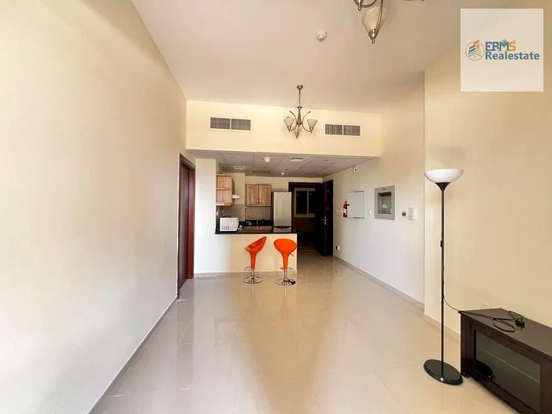 Modern Layout | Book Now | Huge Size63807296412675112