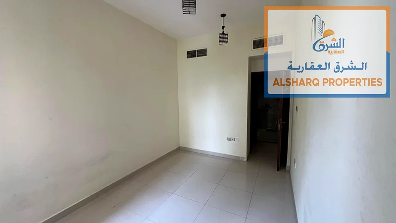 شقة غرفة نوم واحدة في كورنيش عجمان - شرفة - حمامان - السعر 28 ألف درهم سنويًا63810633135875113