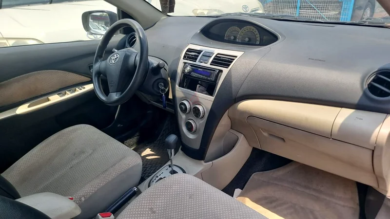 Toyota yaris 200863612448839939113