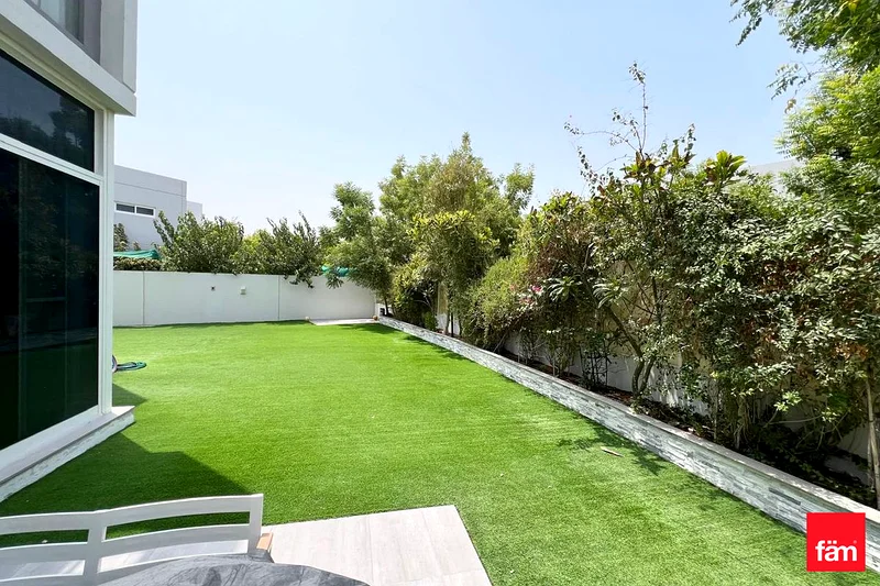 Single Row | Next to Community Pool | Large Plot63731086344961111