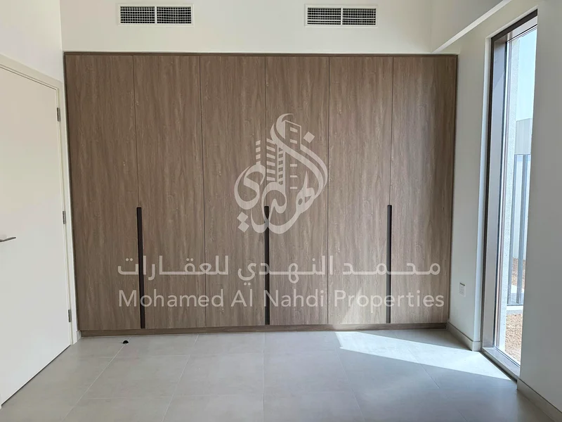 فيلا مكونة من 4 غرف نوم غير مفروشة في مجتمع دافئ63734257171203114