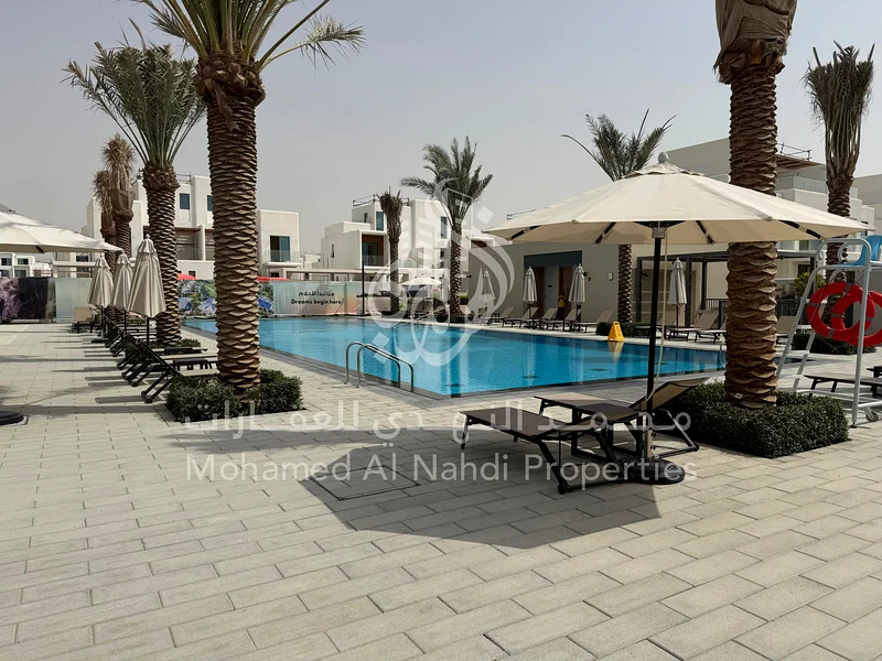 فيلا مكونة من 4 غرف نوم غير مفروشة في مجتمع دافئ63734257171203112