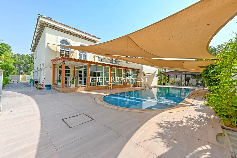 Beautiful 7 Bedroom | with Pool | Great Location63917017078529110