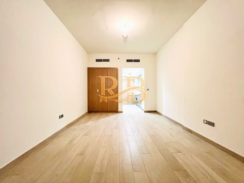 ستوديو بحجم واسع || تخطيط كبير || طابق أعلى || جاهز للانتقال63801347575171110