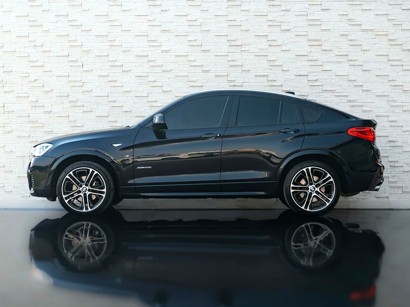 BACK-TO-SCHOOL DEALS • SUV • X4 XDRIVE 28i • FULL-SERVICE HISTORY • GCC63612093557377114