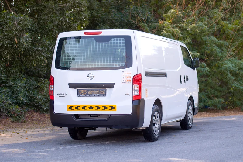 Std Roof Delivery Van | Manual | GCC Specs | Ref#N3297263612793748097112