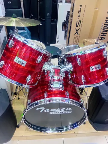 Stunning Red Drum Set - Perfect for Musicians!