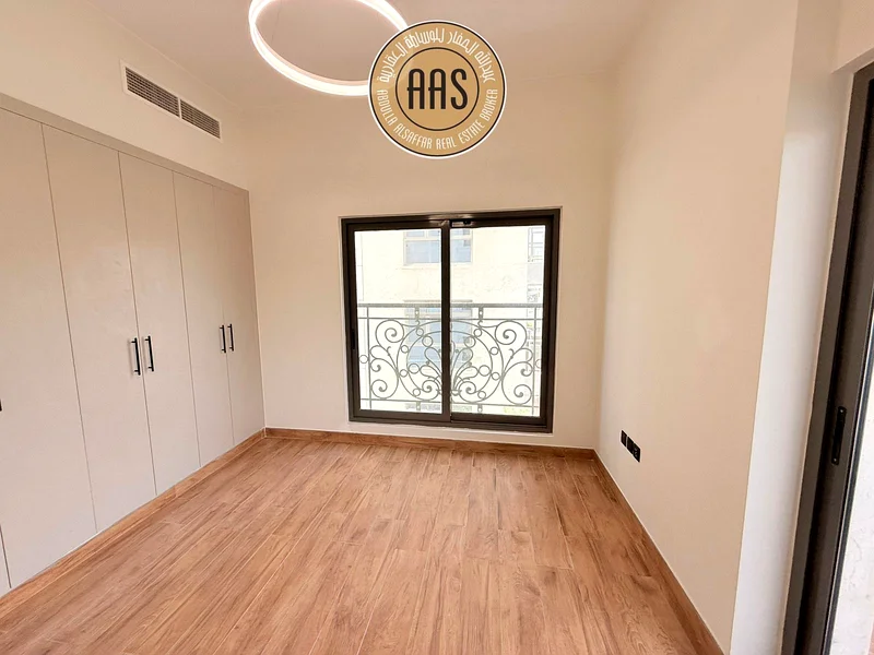 شقة فاخرة جديدة بالكامل مكونة من 3 غرف نوم بالقرب من محطة المترو63763098346243112