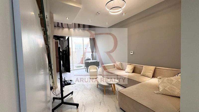 شقة مفروشة بالكامل على طراز حديث | تطل على الجهة الأمامية | جديدة بالكامل | جاهزة للانتقال فوراً (المفاتيح متاحة)63735863260802112