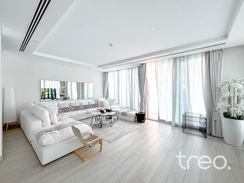 Luxury | Corner Plot | Furnished | Pool63786538851201114
