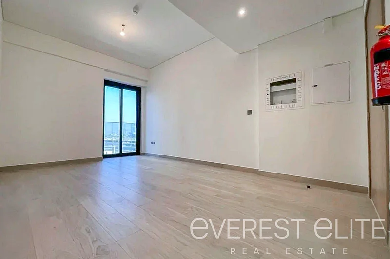 Road View | Unfurnished | Spacious Layout63977067882627112