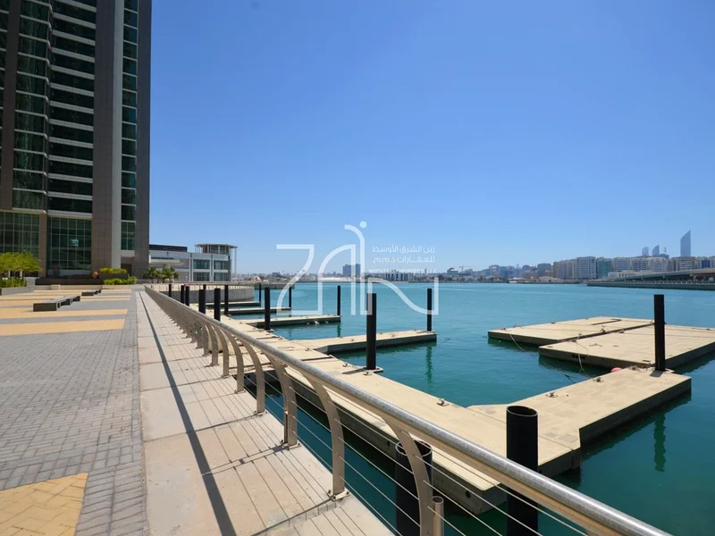 Elegant Luxury Apartment with Sparkling Canal View63845948473858110
