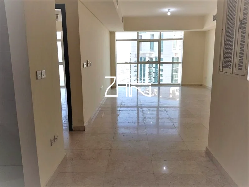 Elegant Luxury Apartment with Sparkling Canal View63845948473858113
