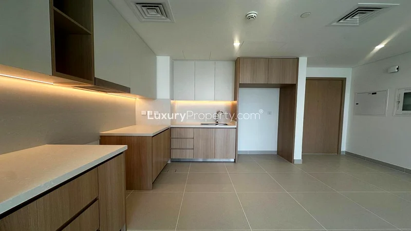 Overlooking Pool and Park | Brand New63760126848769113