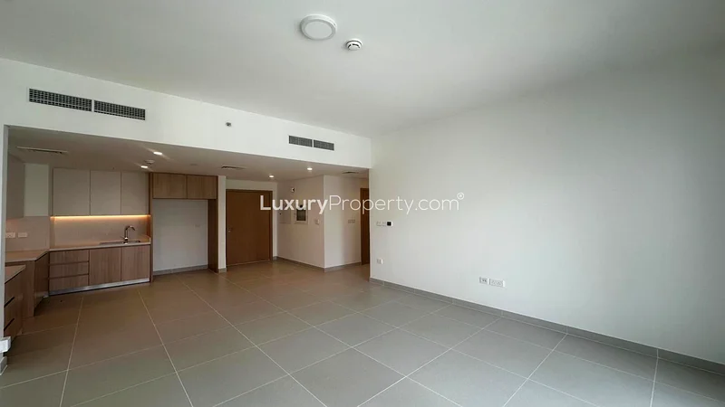 Overlooking Pool and Park | Brand New63760126848769112