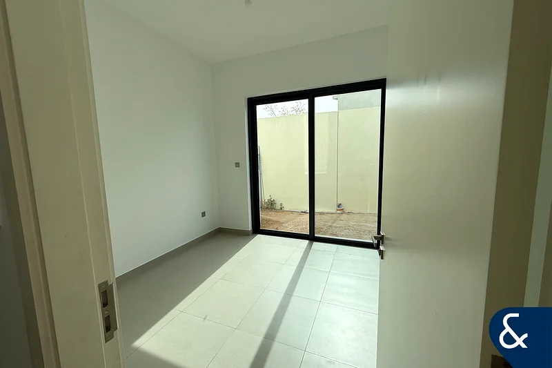 Vacant | End unit | Quiet location | 4 Beds63915483520257114