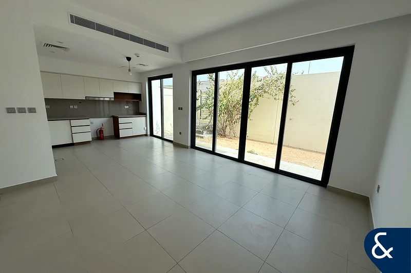 Vacant | End unit | Quiet location | 4 Beds63915483520257113
