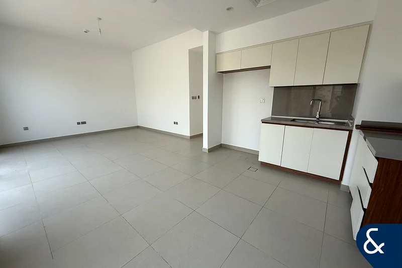 Vacant | End unit | Quiet location | 4 Beds63915483520257112