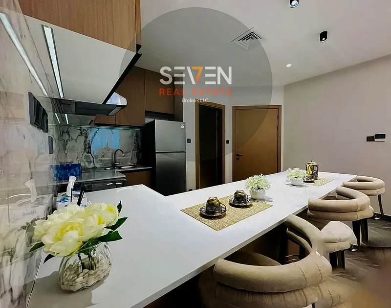 Modern Spaces, Timeless Views63874366656130112