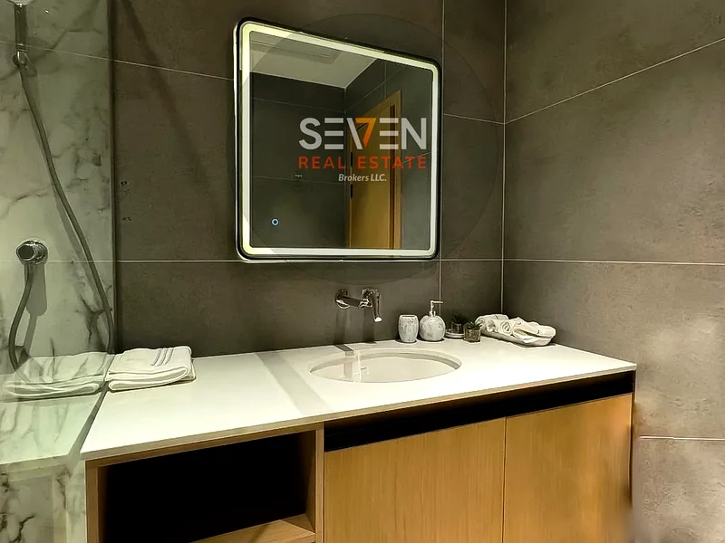 Modern Spaces, Timeless Views63874366656130110