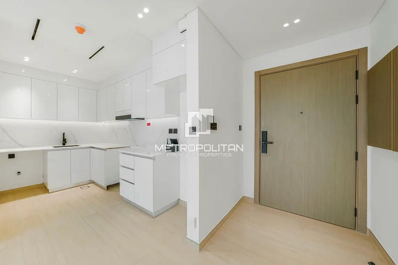 Prime Location| Brand New | Mid Floor | Open View63781309527811114