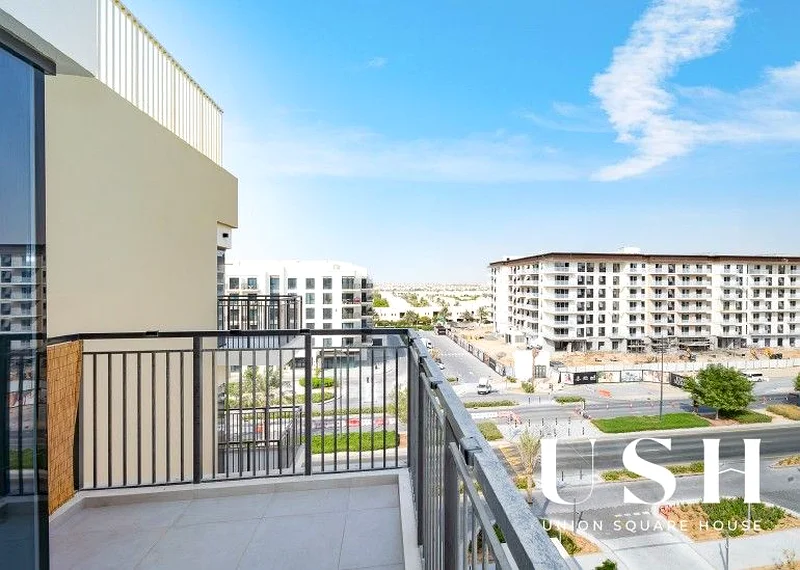 Vacant | Top floor | Corner unit63950329569282114
