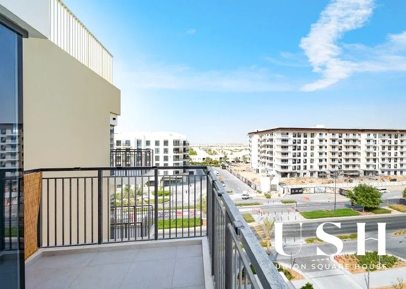 Vacant | Top floor | Corner unit63950329569282112