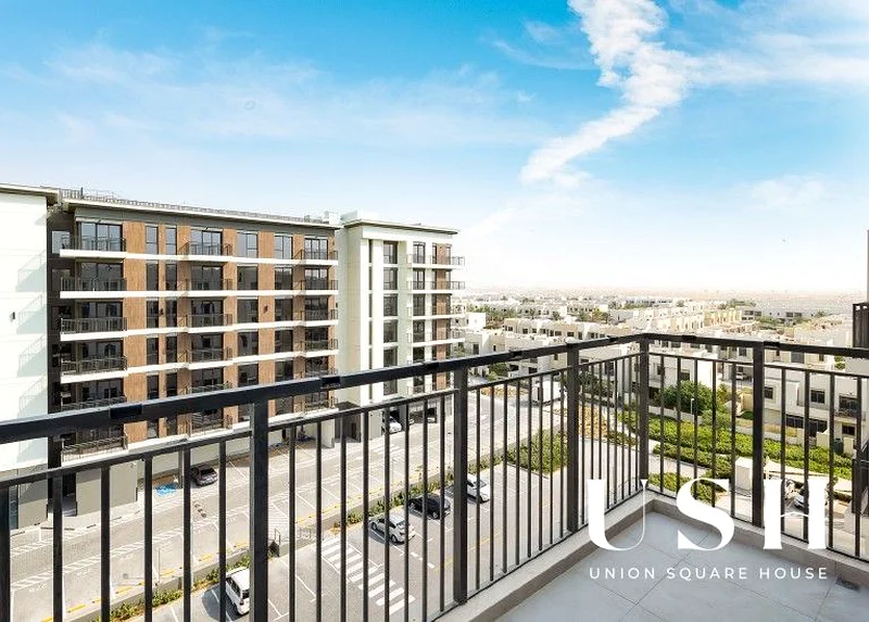 Vacant | Top floor | Corner unit63950329569282110