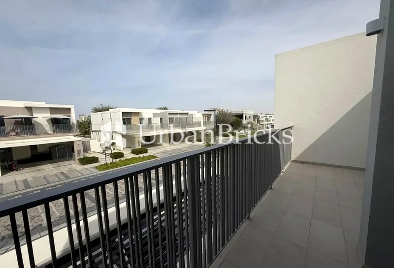 Back to Back | Unfurnished | Vacant63733234562561110